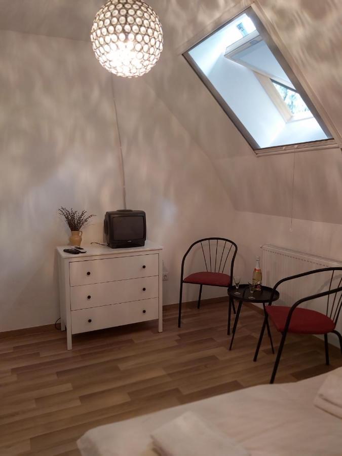 Platanus Vendeghaz Zamardi Bed & Breakfast Luaran gambar